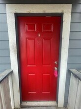 1108 W McCarty Ln in San Marcos, TX - Building Photo - Building Photo