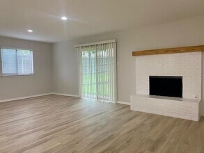 2714 Buffalo Dr in Arlington, TX - Foto de edificio - Building Photo