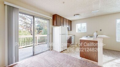 1300 Slater St in Santa Rosa, CA - Foto de edificio - Building Photo