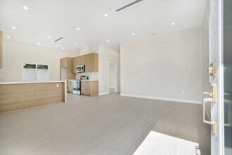 10327 Wish Ave in Granada Hills, CA - Building Photo - Building Photo