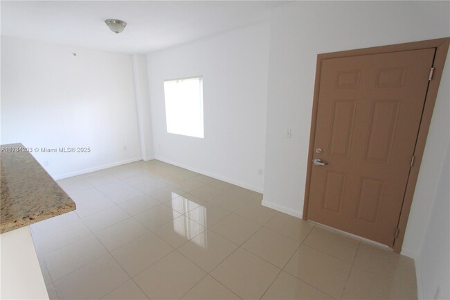 909 SW 15th Ave in Miami, FL - Building Photo - Building Photo