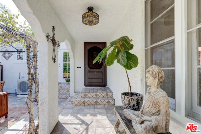 1711 S Crescent Heights Blvd in Los Angeles, CA - Building Photo - Building Photo