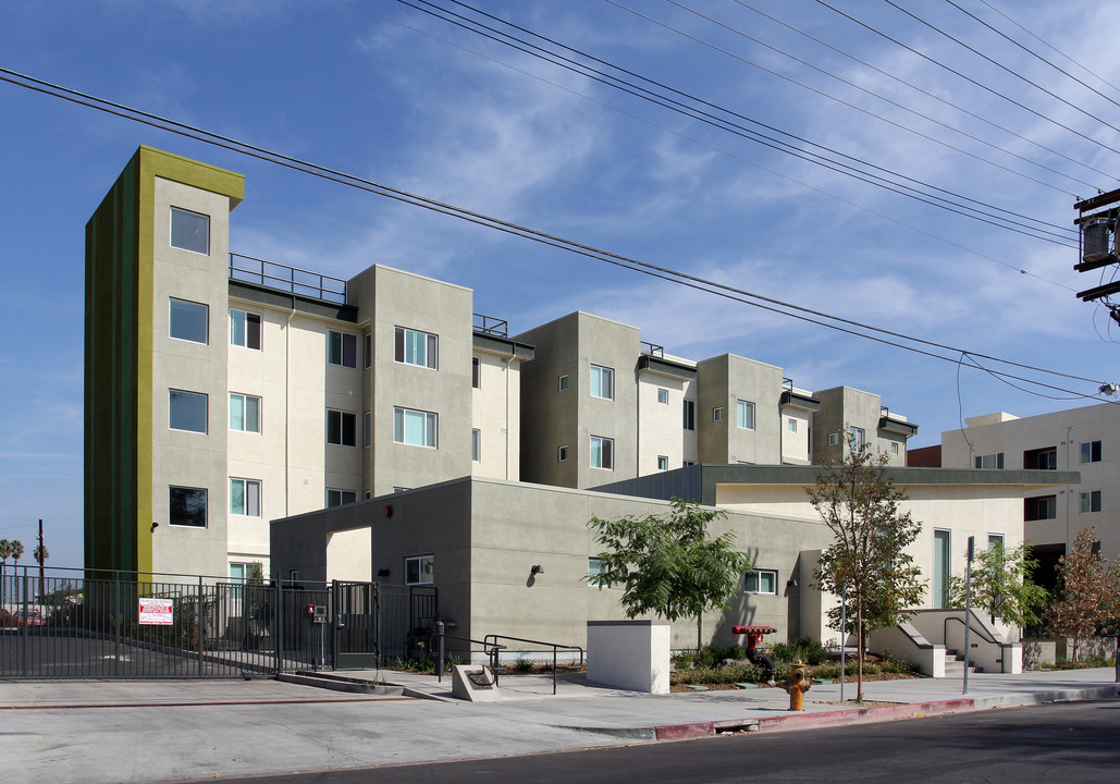 Riverwalk at Reseda in Reseda, CA - Building Photo