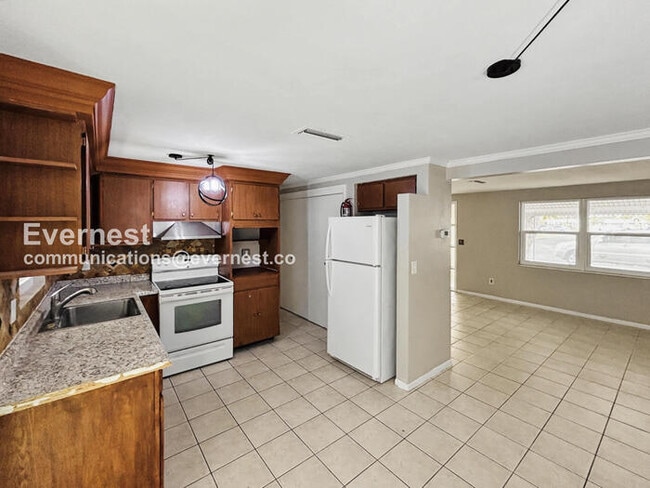 2412 Arcadia Rd in Holiday, FL - Foto de edificio - Building Photo