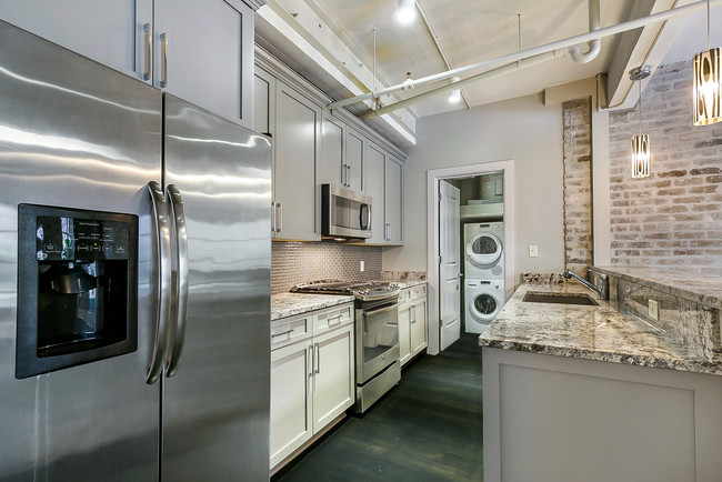 Crystalline Luxury Apartments in New Orleans, LA - Building Photo - Building Photo