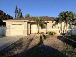 28431 SW 135th Ave in Homestead, FL - Building Photo - Building Photo