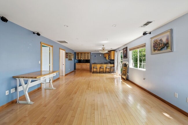 959 E 107th St in Los Angeles, CA - Building Photo - Building Photo