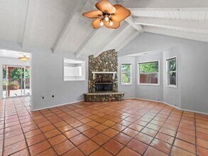 605 Grand Ave in Ojai, CA - Building Photo - Building Photo