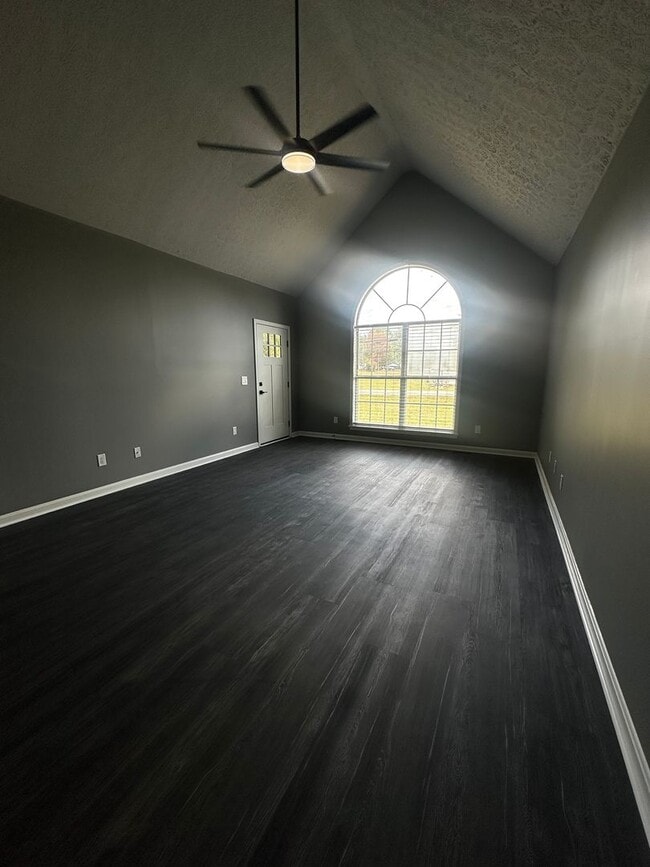 931 Meadowlark Dr in White House, TN - Building Photo - Building Photo