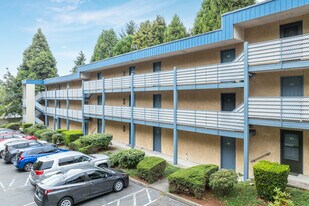 Avalon Apartments in Seattle, WA - Building Photo