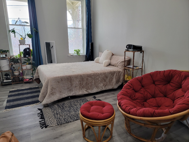 property at 106 S 42nd St