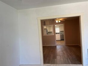 220 W Denison Ave in Bonham, TX - Building Photo - Building Photo