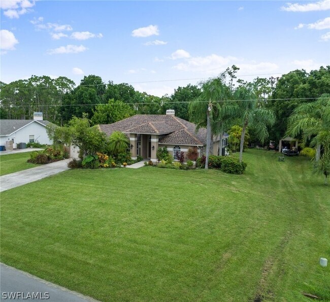 7831 Deni Dr in North Fort Myers, FL - Building Photo - Building Photo