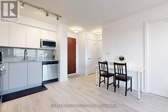 120-1120 Varna Dr in Toronto, ON - Building Photo - Building Photo