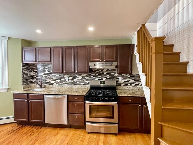 233 Broadway, Unit 3