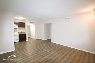 1500 McCain Ln in Manhattan, KS - Building Photo - Building Photo