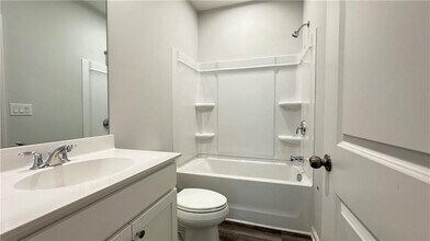 1479 Creekside Cir NW in Atlanta, GA - Building Photo - Building Photo