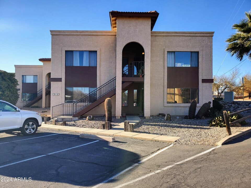 455 N Tegner St-Unit -2 in Wickenburg, AZ - Foto de edificio