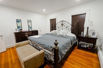 21 Granfield Ave, Unit 1 in Boston, MA - Foto de edificio - Building Photo