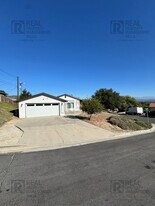15159 Darnell Dr in Lake Elsinore, CA - Building Photo