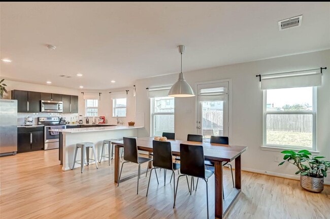 16330 Oakside Hollow Ln