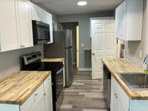 Room in Duplex on W Strickland St in Douglasville, GA - Building Photo - Building Photo