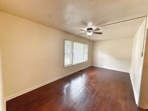 460 Comal Ave in New Braunfels, TX - Building Photo - Building Photo