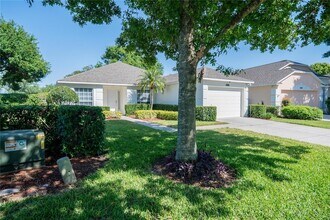 3559 Capland Ave in Clermont, FL - Foto de edificio - Building Photo