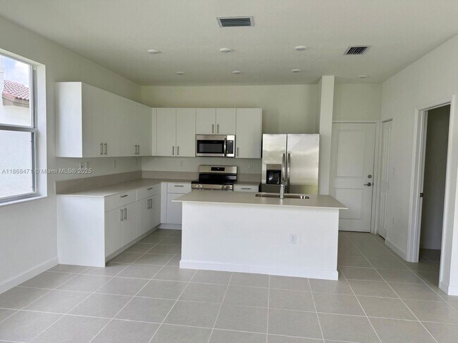 2659 SE 24th St in Homestead, FL - Building Photo - Building Photo