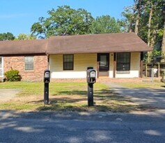 2807 Julius Felder St in Cayce, SC - Building Photo