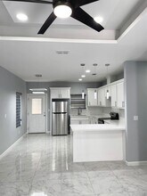 1019 N Abbey Ave, Unit 2 in Edinburg, TX - Foto de edificio - Building Photo