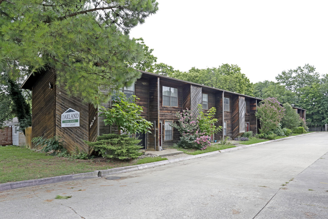 Oakland Town Homes in Fayetteville, AR - Building Photo