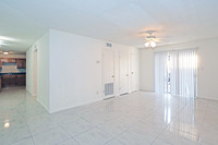 Royal Oaks Apartments photo'