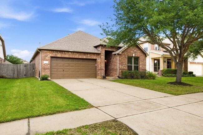 property at 11103 Avery Oaks Ln