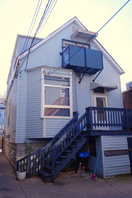 3525 W Fullerton Ave