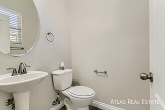 624 Ryan Peak Ln in Henderson, NV - Building Photo - Building Photo