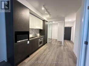 180 Front St E in Toronto, ON - Building Photo - Building Photo