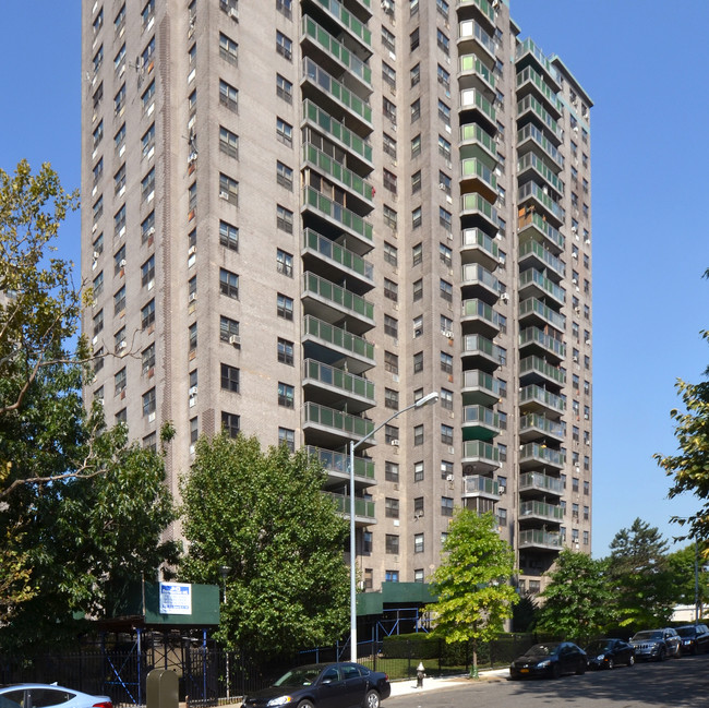 920 Thieriot Ave in Bronx, NY - Foto de edificio - Building Photo