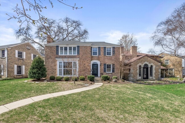property at 5457 N Berkeley Blvd