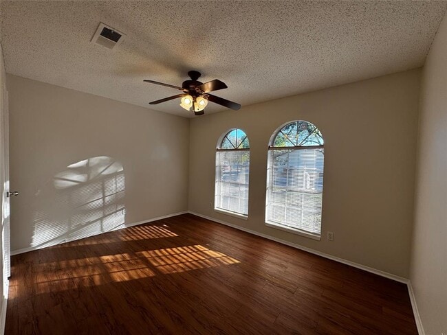 1006 Warrington Dr in Austin, TX - Building Photo - Building Photo