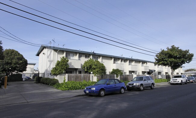 Orange Tree Apartments in Hayward, CA - Foto de edificio - Building Photo