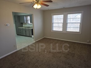 1141 NE Chester Ave in Topeka, KS - Building Photo - Building Photo