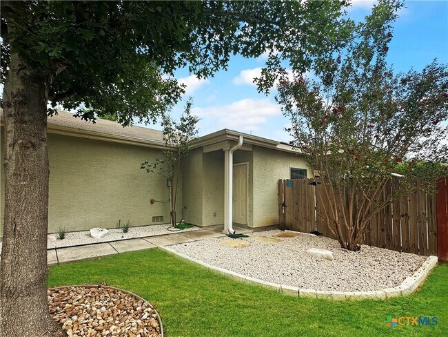 236 Anne Louise Dr in New Braunfels, TX - Foto de edificio - Building Photo