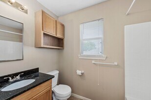 AUGUST 2026 PRE-LEASE!! COME TOUR THIS AMAZING 4 bed, 4 bath Home!! in College Station, TX - Building Photo