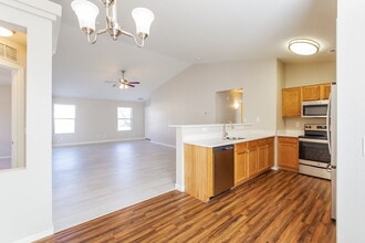 14338 N 129th Ave in El Mirage, AZ - Foto de edificio - Building Photo