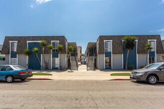 Pier View Apartments in Imperial Beach, CA - Foto de edificio - Building Photo