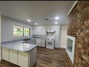 7012 TX-56 in Sherman, TX - Building Photo - Building Photo