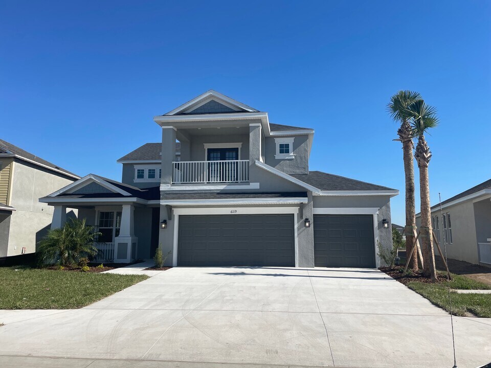 6119 Maidenstone Way in Palmetto, FL - Building Photo