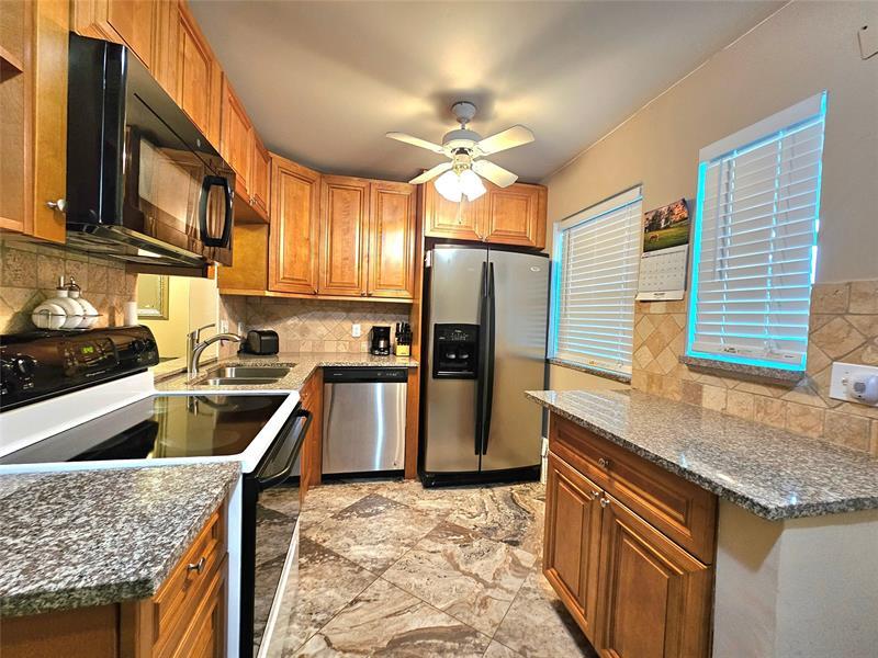 2141 NE 1st Ct in Boynton Beach, FL - Building Photo
