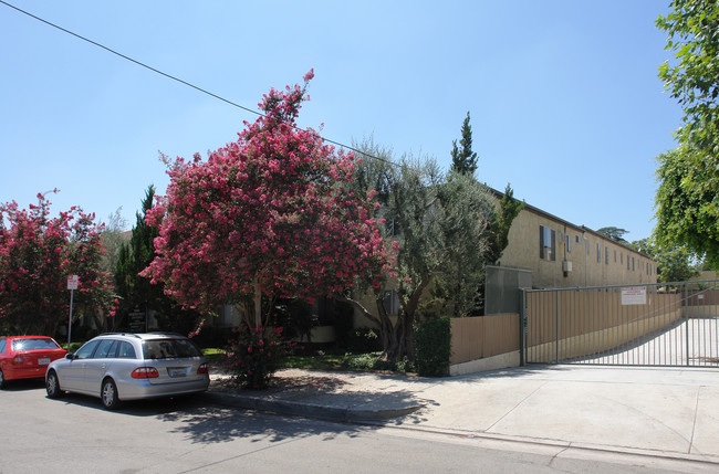 Independence Apartments in Canoga Park, CA - Building Photo - Building Photo